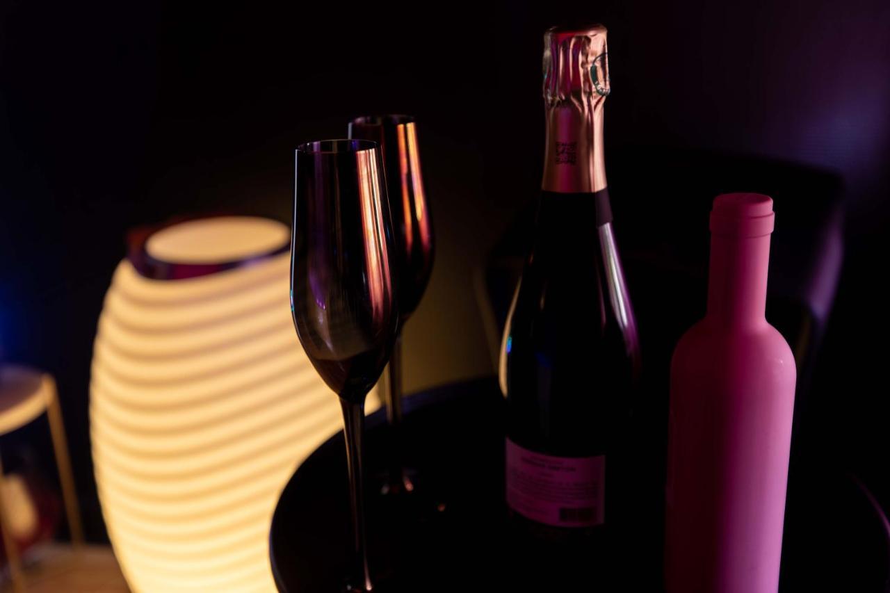Love Room Ou Pas ! Chamalieres Bagian luar foto