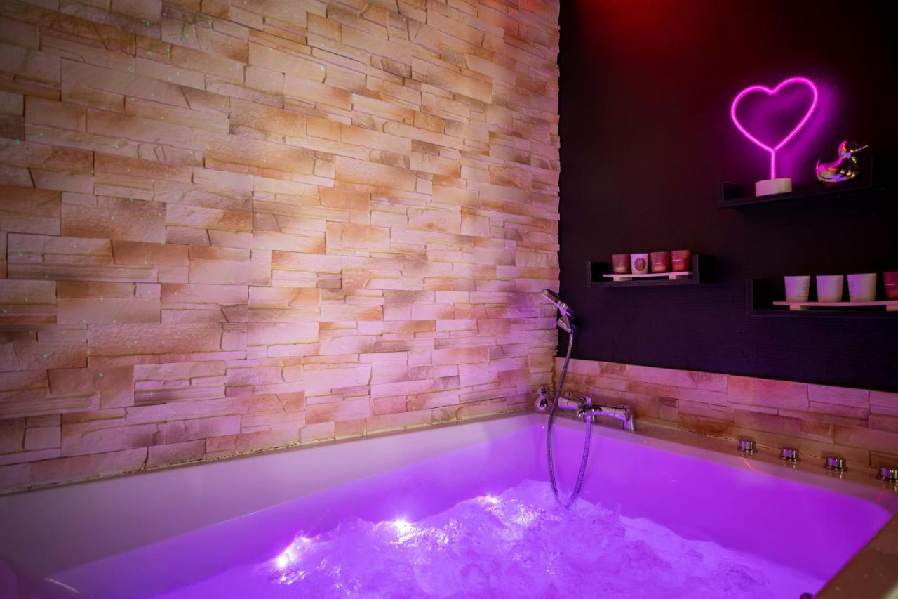Love Room Ou Pas ! Chamalieres Bagian luar foto